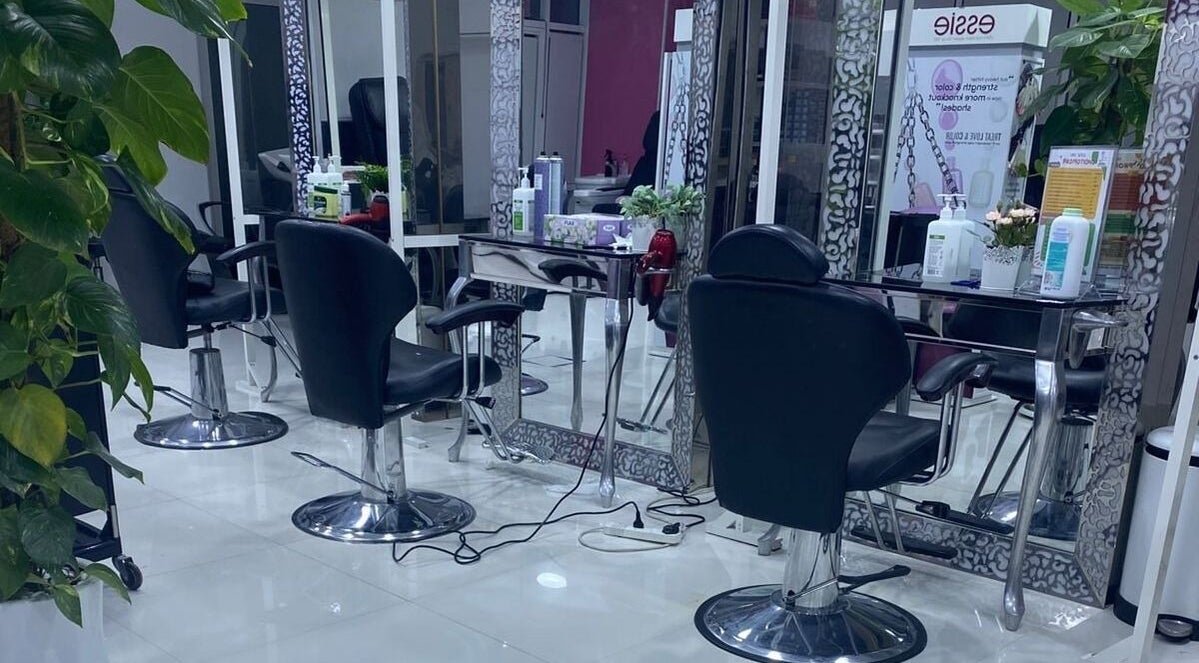 Elegant salon chairs at Eternal Lotus Ladies Salon And Spa, دبي, دبي, AE, offering a luxurious beauty experience.