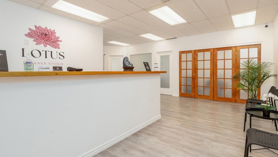 Gambar Lotus Massage Studio 1