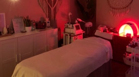 E.R Holistic Beauty image 2