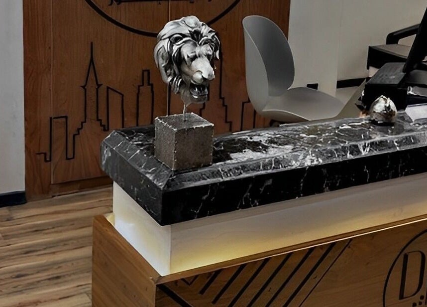 Elegant reception with lion sculpture at Dar Dujour Men, الرياض, منطقة الرياض, SA.