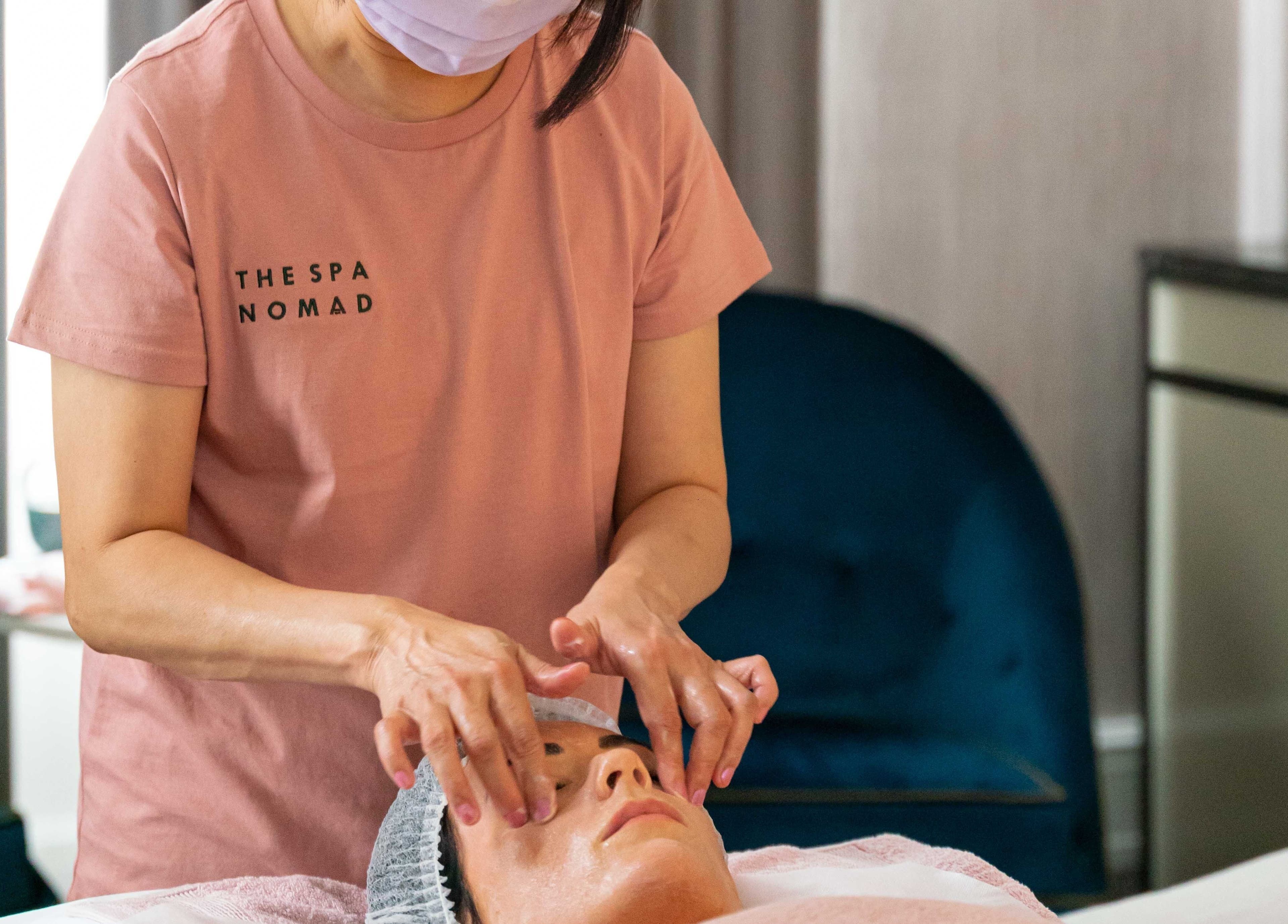 Therapist performing facial at The Spa Nomad | Wellington (Mobile Business), Wellington, Wellington, NZ.