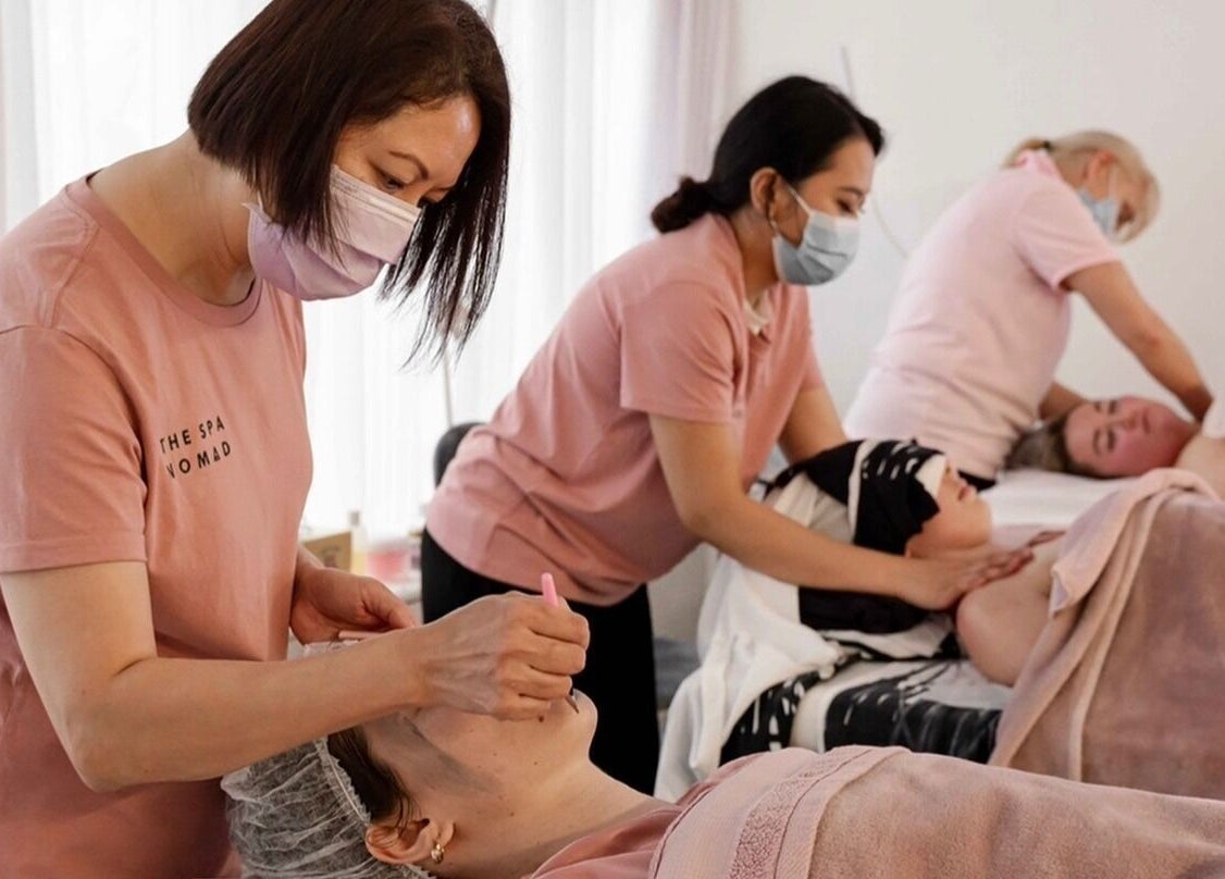Therapists at The Spa Nomad | Auckland giving relaxing treatments. Mobile services in Auckland, Auckland, NZ.