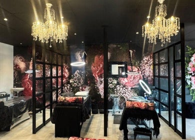 Luxurious beauty salon interior with floral decor at Fourways (Merrow Down Lifestyle Centre), Sandton, Gauteng, ZA.