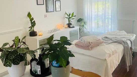Logan Joy Massage and Beauty