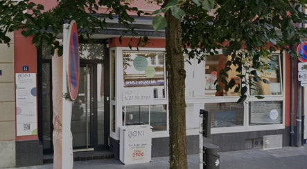 Front view of Boni Beauty Clinic in Luxembourg, displaying modern architecture and signage.