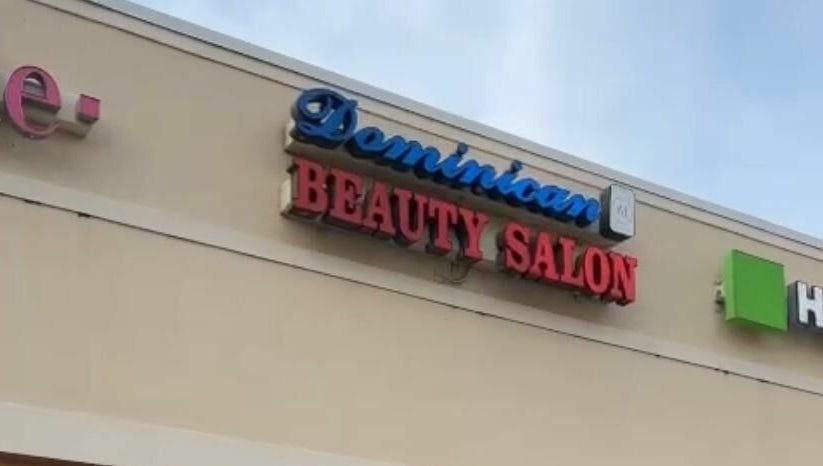 Dominican Salon - West Kendall slika 1