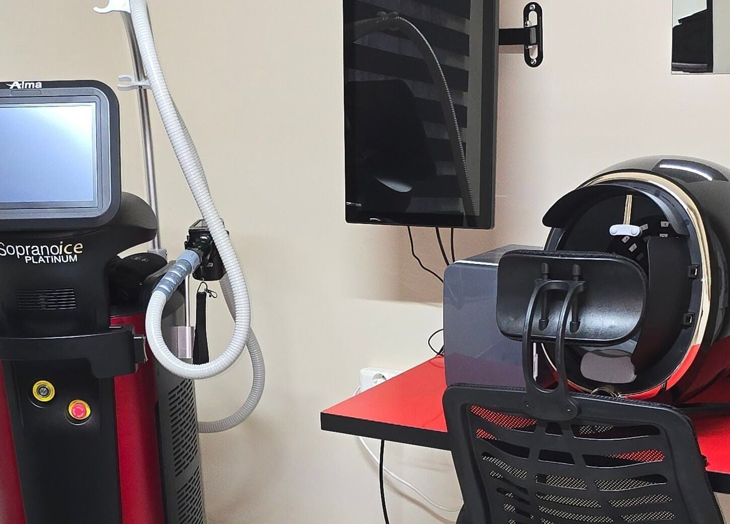 Advanced laser equipment at Sozo Laser Aesthetics in Phoenix, Kwazulu-natal, ZA, offering premium beauty treatments.