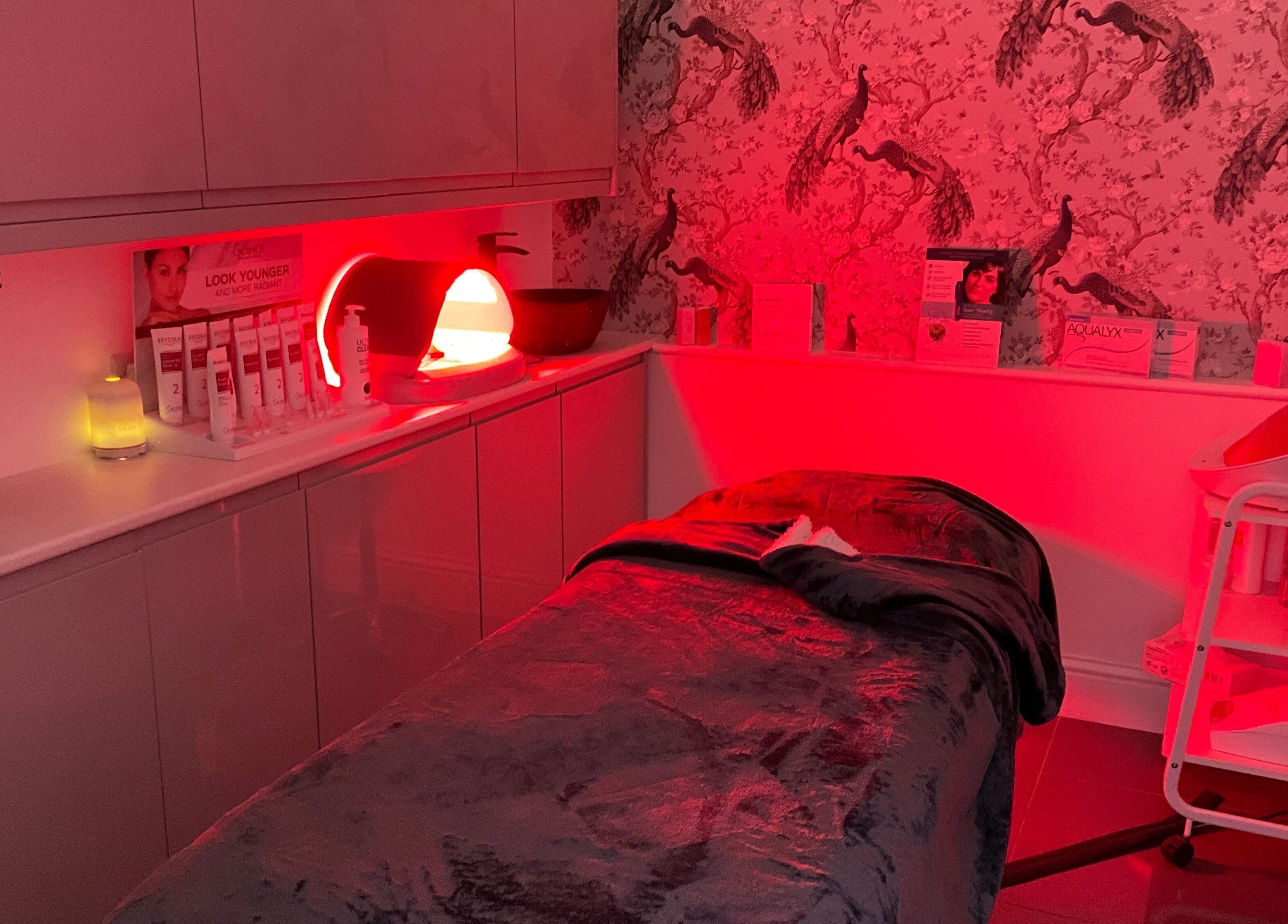 Relaxing treatment room at Tiffany MacDonald - Permanent Make Up, Weybridge, England, GB with advanced skincare setup.