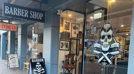 Rattlin' Bones Barbershop kép 3