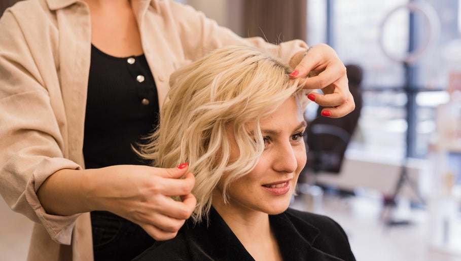 Jads Hairdressing & Beauty image 1