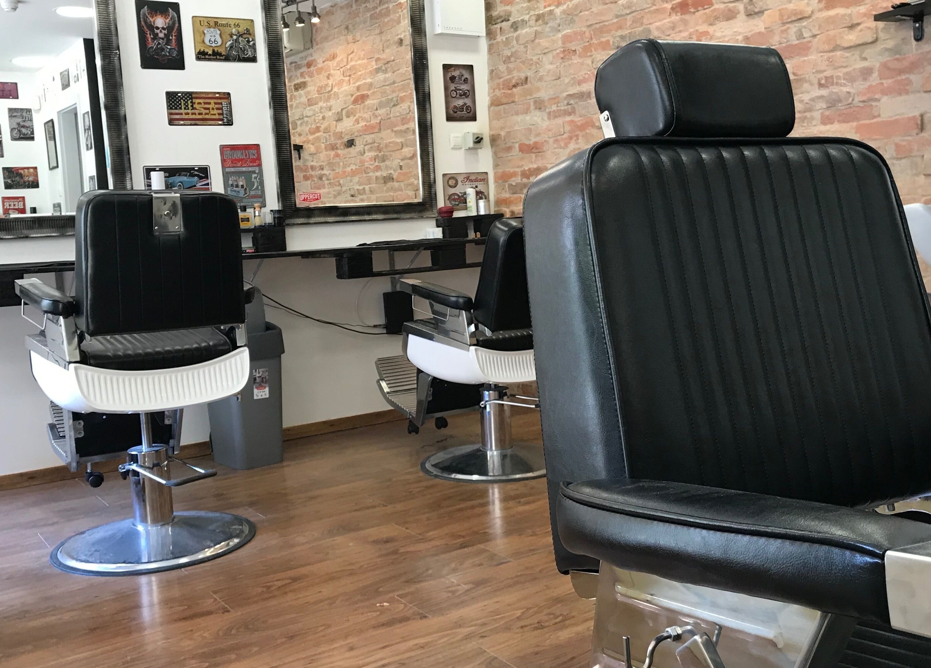 Modern berendezés a Barbershop Allstars szalonban, Budapest, Magyar, HU.