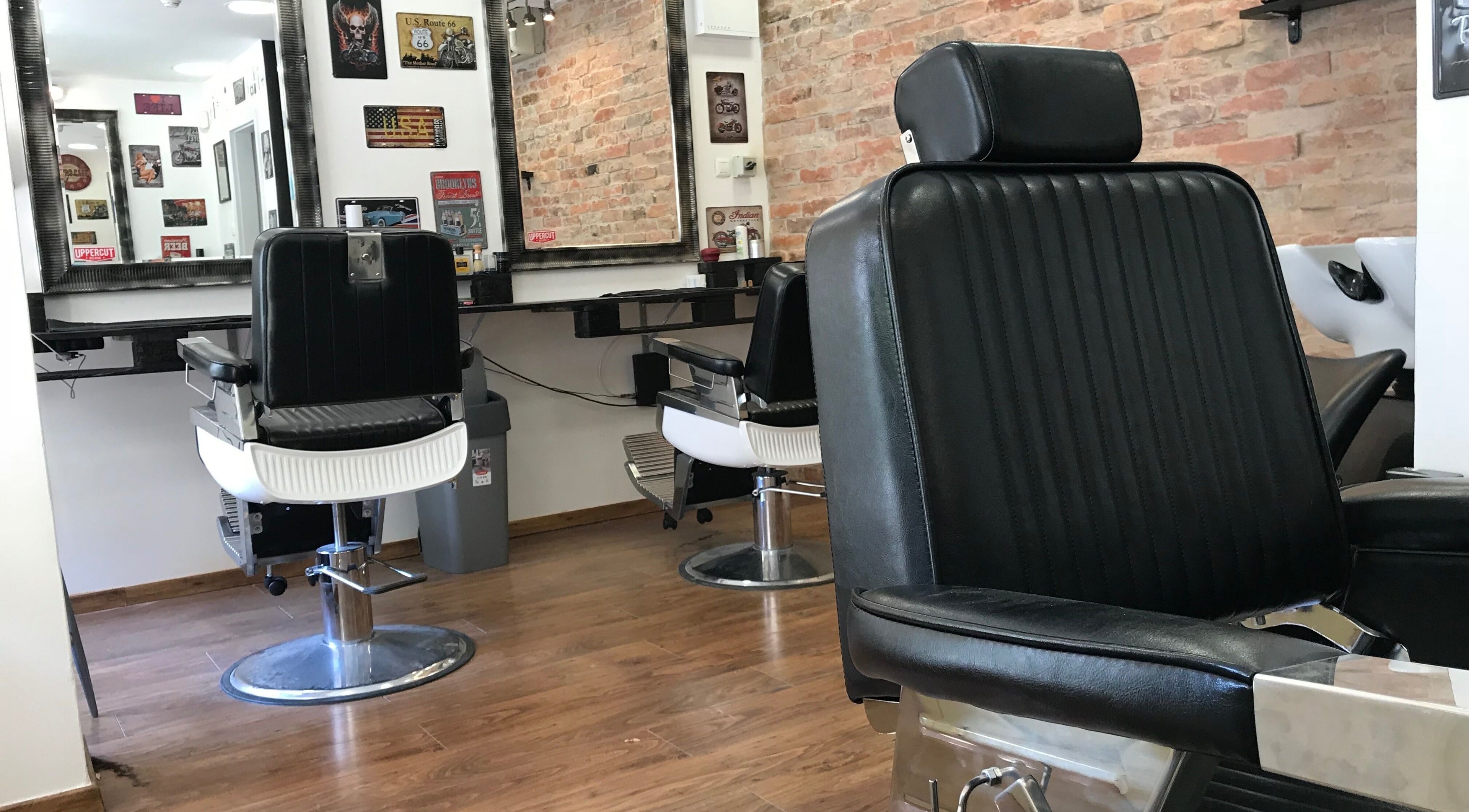 Modern berendezés a Barbershop Allstars szalonban, Budapest, Magyar, HU.