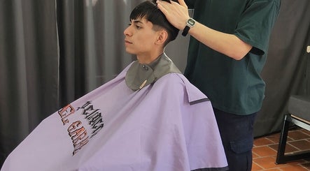 Peluquería "El Garage" obrázek 3