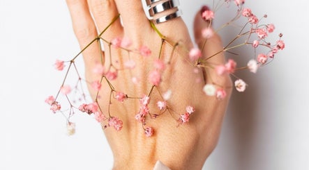 Diez Uñas & Manicura y pedicura en estudio privado