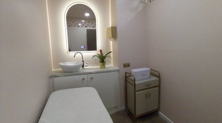 Jina's Aesthetics & Beauty Clinic image 2