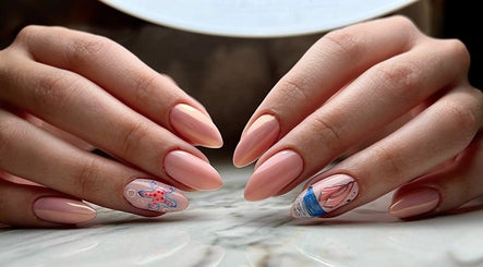 Immagine 3, Nails and Details