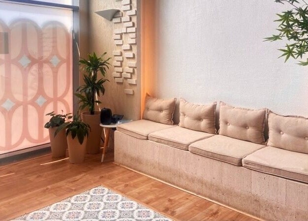 منطقة جلوس مريحة في الفيصلية┃Salis بمدينة الدمام، الشرقية، توفر جواً هادئاً ومريحاً.