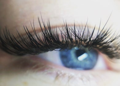 Close-up of eyelash extensions at Lash Library in Huntsville, Alabama, US, showcasing detailed lash artistry.