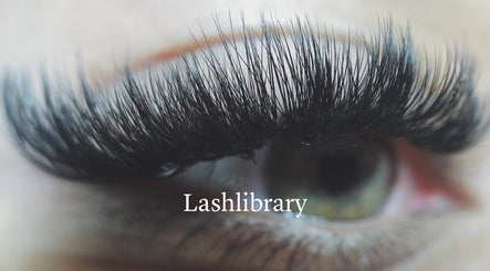 Lash Library – obraz 3