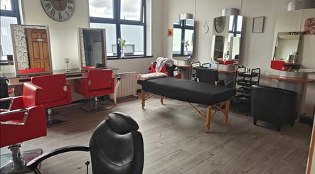 Fades'n'Shaves Barbers & Tanning Salon