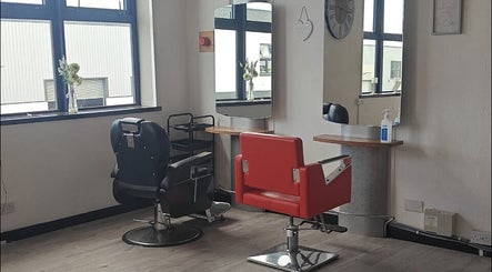 Fades'n'Shaves Barbers & Tanning Salon slika 2