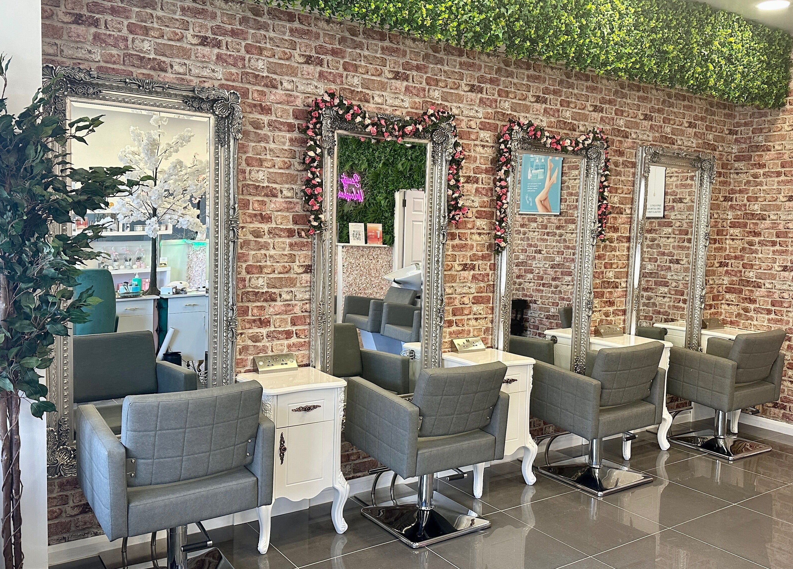 Elegant salon interior with chairs and mirrors at Beauty Unleashed Multi Award Winning Hair and Beauty salon, Edinburgh, Scotland, GB.