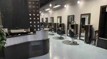 Heavenly Hair Salon, Cuts, and Beauty, bild 2