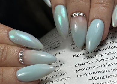 Uñas acrílicas con brillo en Bonitas Villa Alemana, Villa Alemana, Valparaíso, CL.