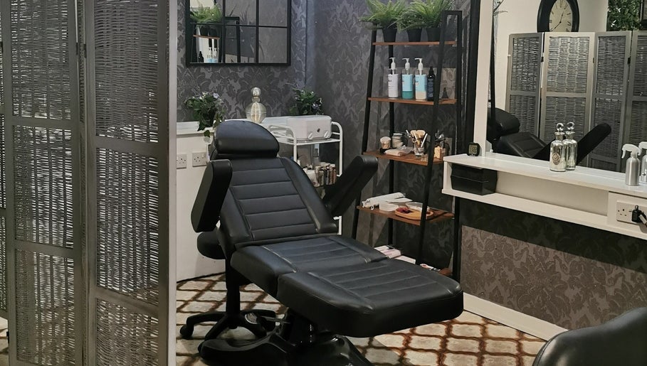 One Studio Hair and Beauty Ltd 75 Norfolk Street изображение 1