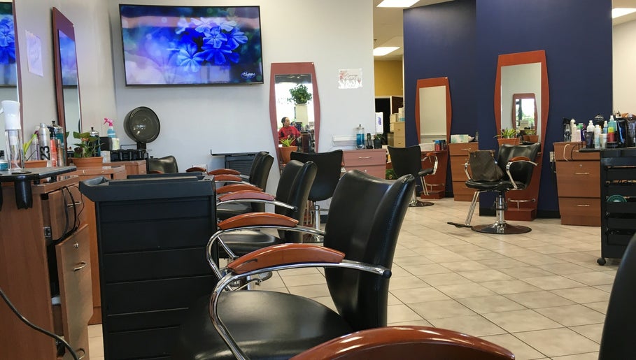 Capri Salon by Mailee image 1