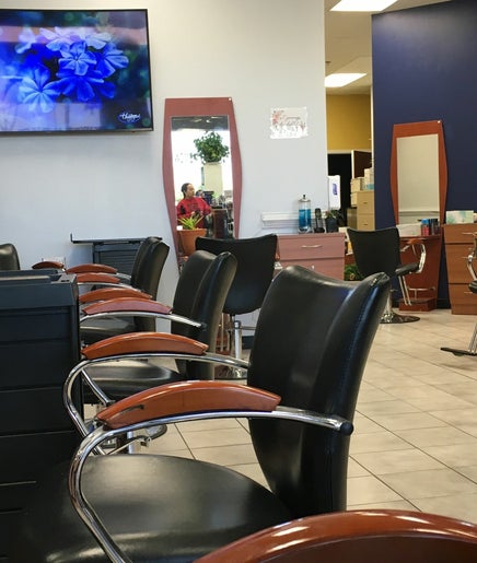 Capri Salon by Mailee image 2