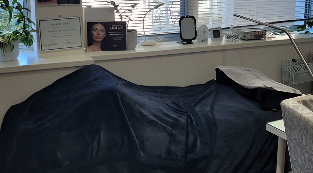 Relaxing treatment bed at Eye Love Lashes YVR - Salon in Vancouver, British Columbia, CA.