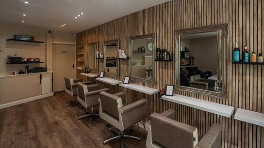 Salon at No.1