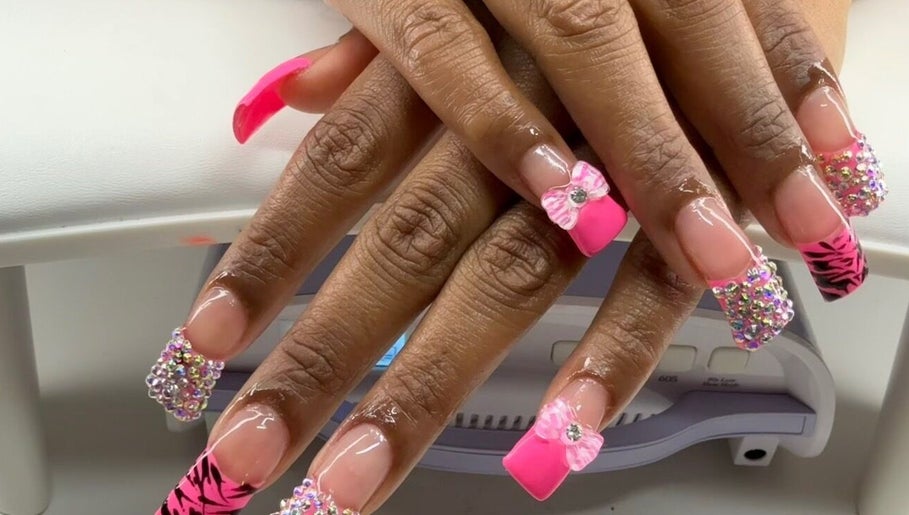 Too Prissy Beauty image 1