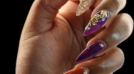Too Prissy Beauty image 3