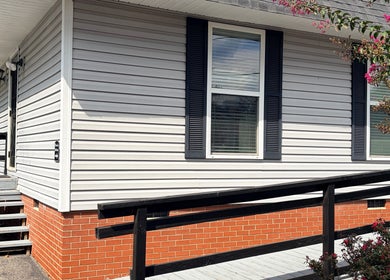 Too Prissy Beauty's elegant exterior with fresh flowers in Concord, North Carolina, US.