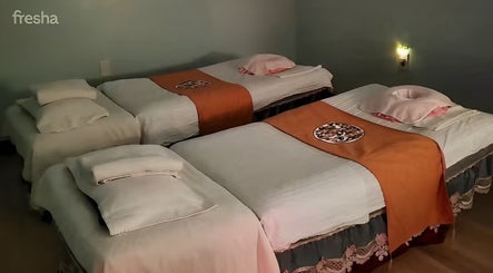 Εικόνα Massage & Sakura Foot Reflexology 2 + Bodywork 2