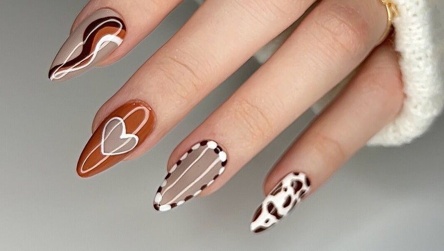 Happy Nails Victoria imagem 1