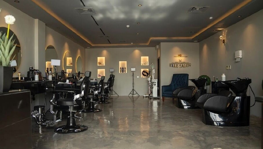 Elle Salon image 1