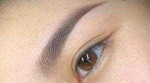 Expertly shaped brow at Vy Brows Academy, Houston, Texas, US, showcasing precision and care.