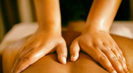 Brazilian Mobile Massage image 3