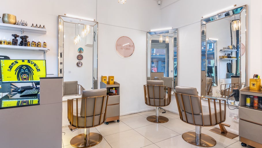 Locks & Style Studio image 1
