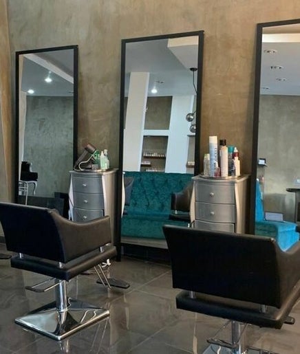 U Hair Studio, bild 2