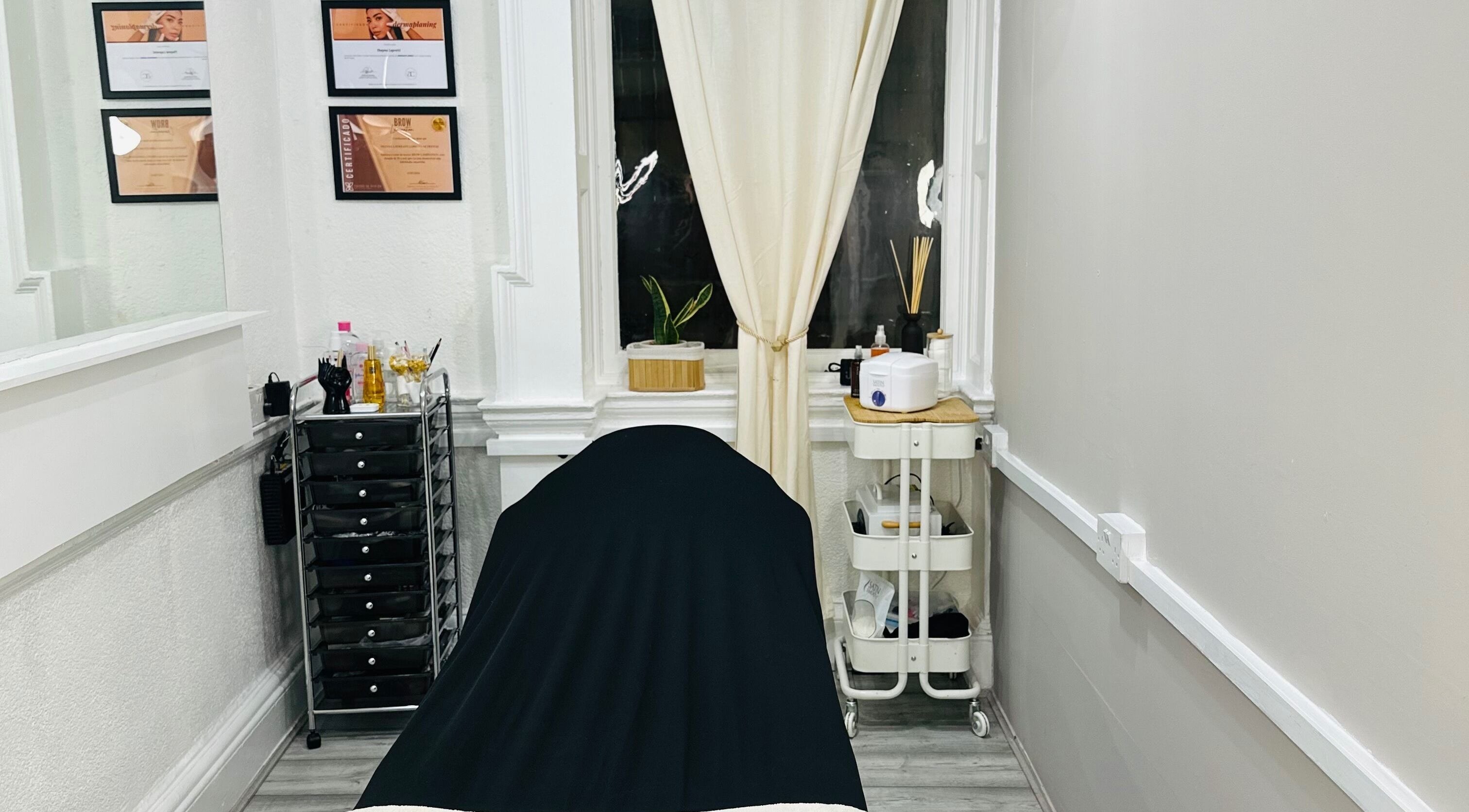 Relaxing treatment room at Lopretti Beauty IE, Dublin, County Dublin, IE. Perfect for wellness sessions.