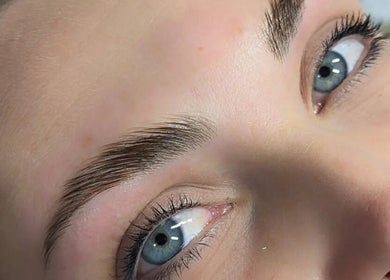Beautiful eyebrow treatment at Netti's Beauty Bar, Telford, England, GB enhancing natural beauty.