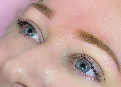 Close-up of perfectly styled brows and lashes at Netti's Beauty Bar, Telford, England, GB.