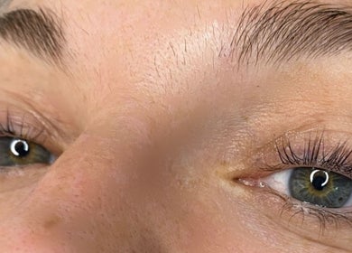 Close-up of freshly done lashes and brows at Bethevansbeauty, Exeter, England, GB, showcasing beauty enhancement.