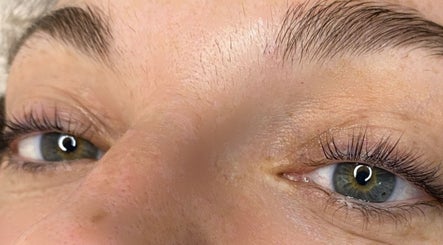 Close-up of freshly done lashes and brows at Bethevansbeauty, Exeter, England, GB, showcasing beauty enhancement.