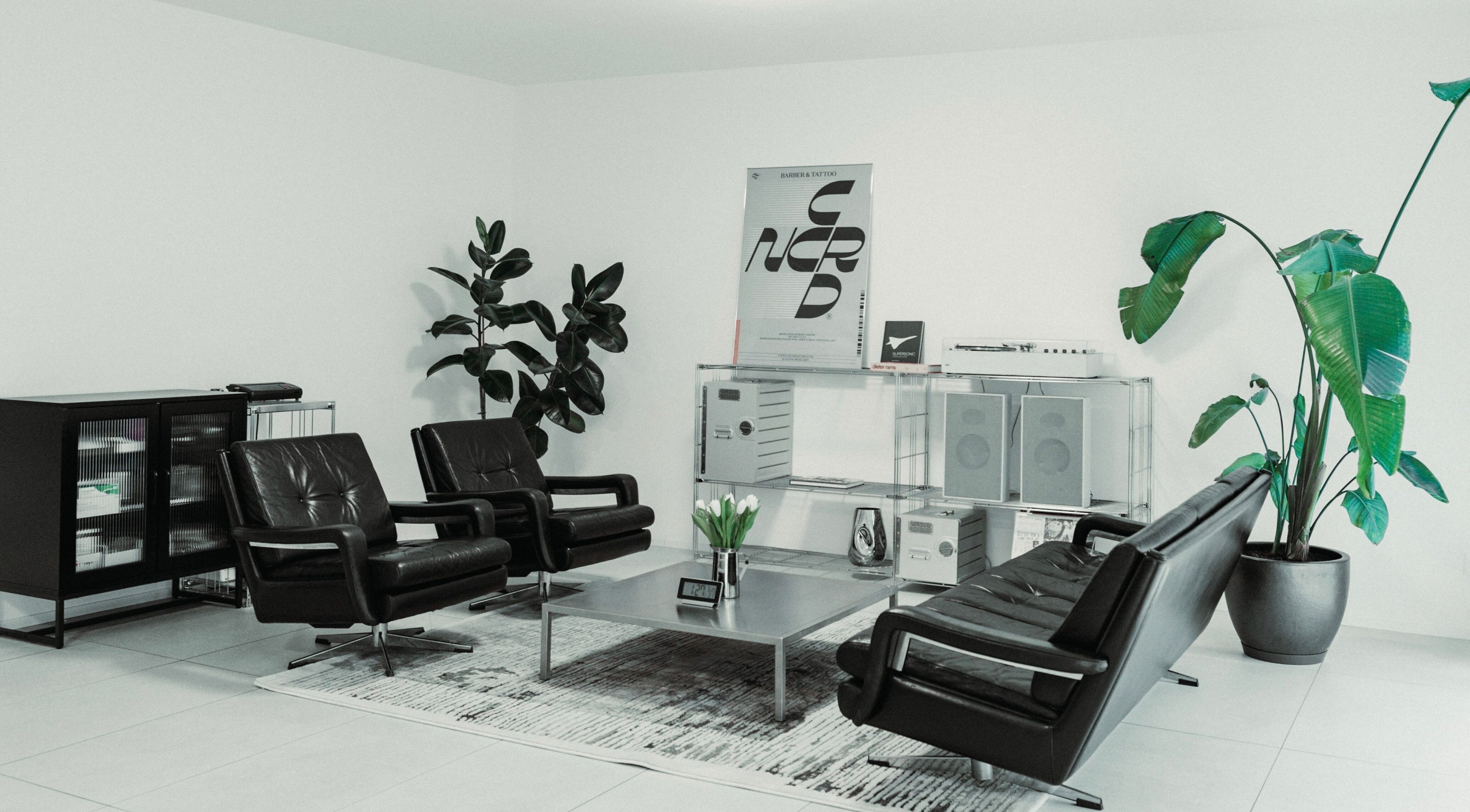 Stylish lounge area at CONCORDE, Zürich, Zürich, CH with leather chairs and modern decor.