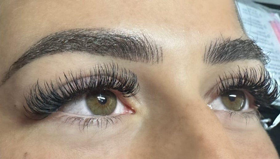 By Morgan Lash and Beauty Specialist – kuva 1